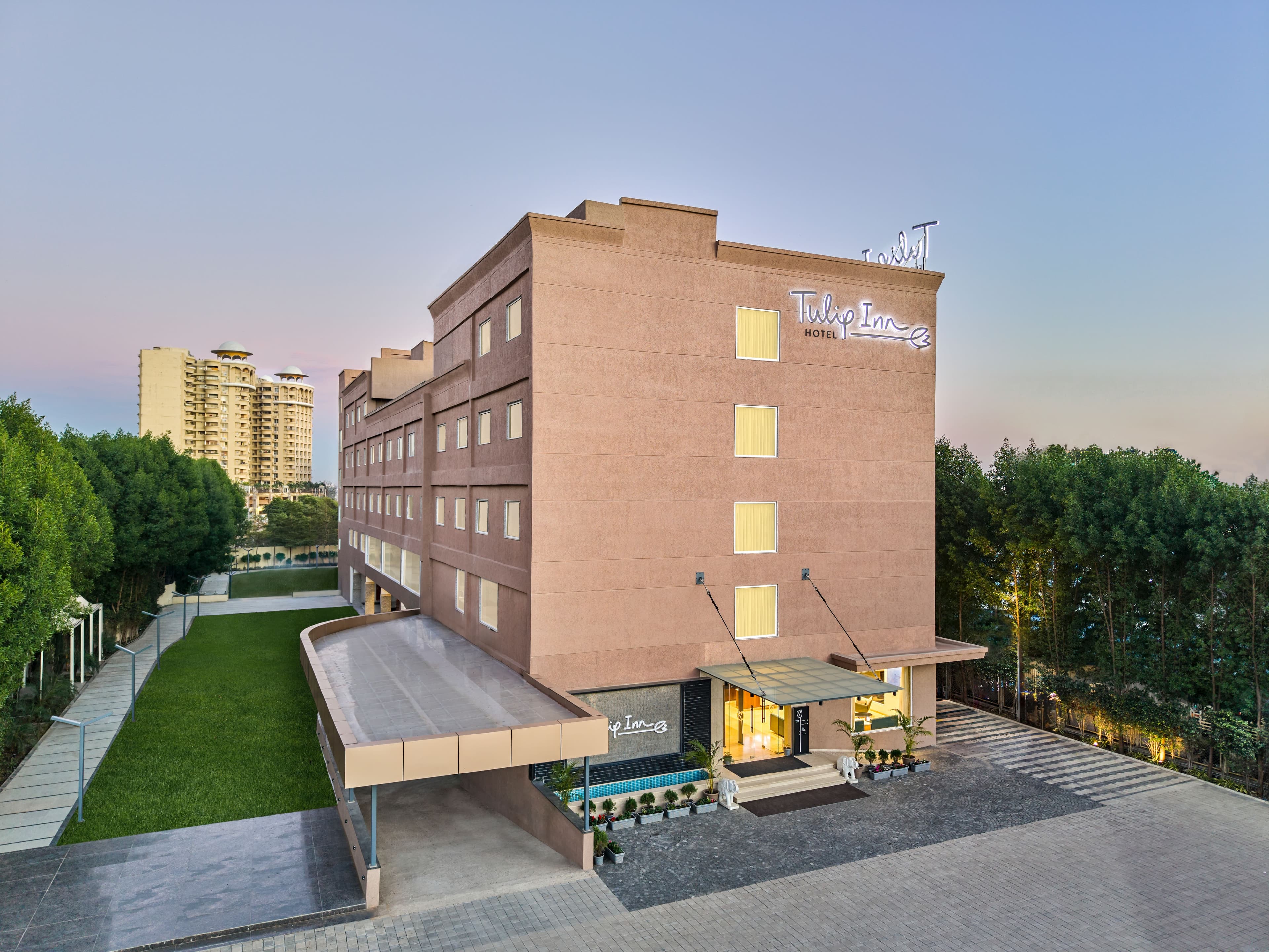 Hotel Tulip Inn by Sarovar Hotels